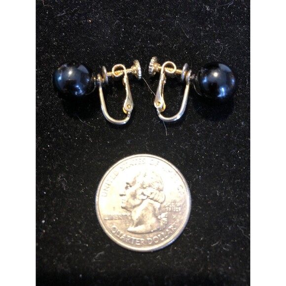 Vintage Marvella Black & Gold Screw Back Clip On Earrings - Picture 3 of 4